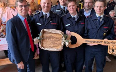Feierliche Übergabe des Schlüssels an die Löschgruppe Daseburg